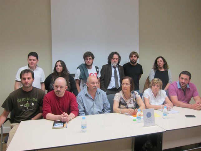 Rueda de prensa a favor de la enseñanza de asturiano. 