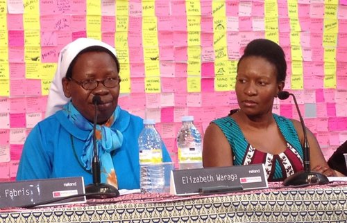 Dos refugiadas africanas reclaman hospitalidad para los desplazados