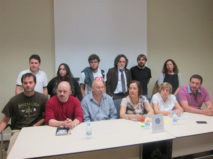 Rueda de prensa a favor de la enseñanza de asturiano. 