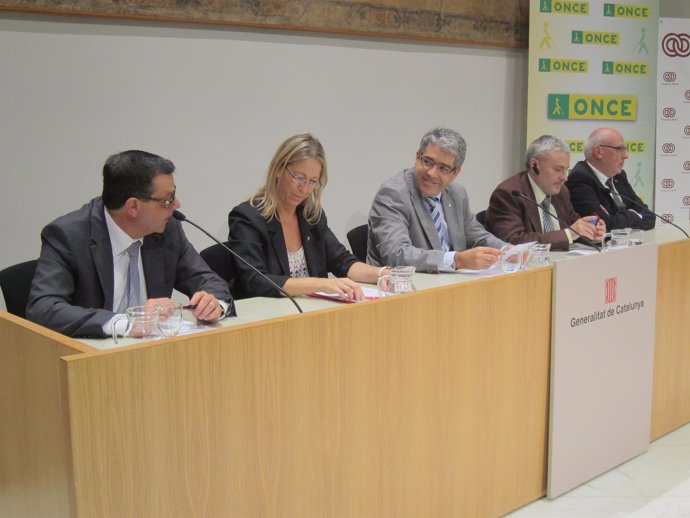 Firma de un acuerdo de colaboración entre la Generalitat y la Once