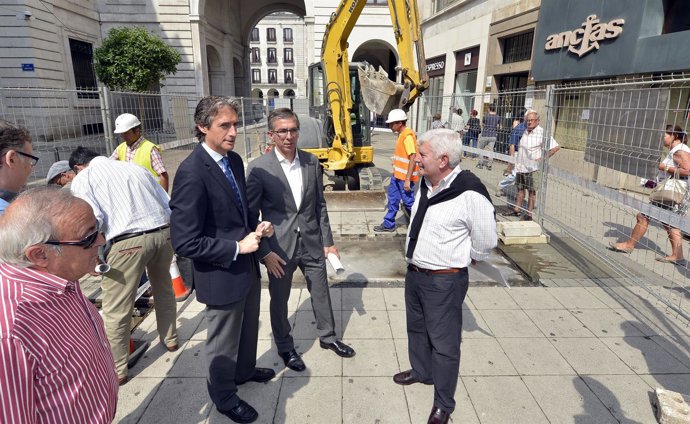 Inicio de las obras del refugio antiaéreo en la Plaza del Príncipe