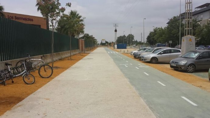 Carril bici y peatonal