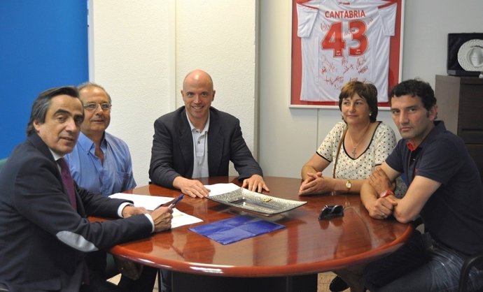 Encuentro de Calderón y Soler con representantes del Tropezón