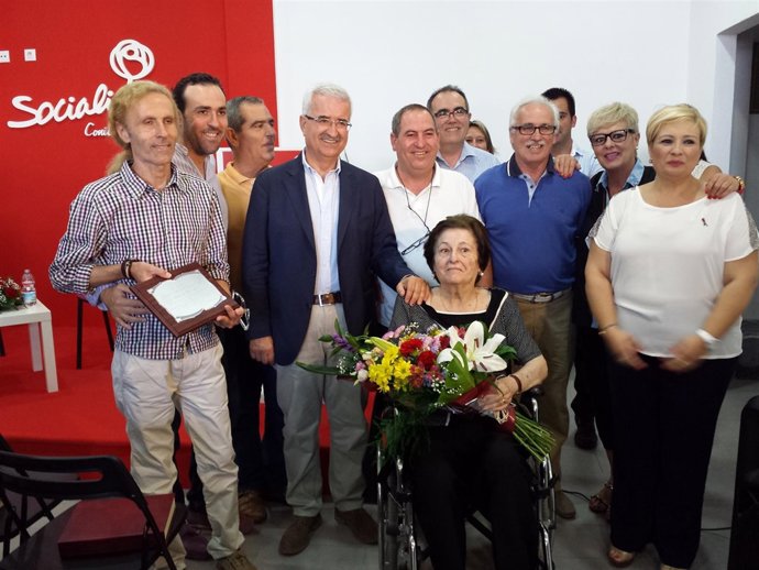 Jimenez Barrios y Leal con familiares directos de Antonio De Alba entre ellos un