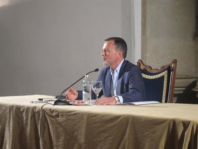 Agustín Hernández durante la presentación de su equipo de gobierno