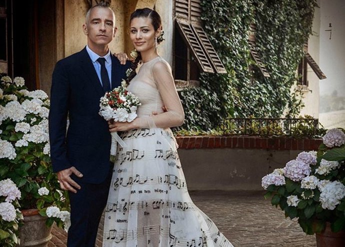 Eros Ramazotti y su novia se casan en un enlace de lo más romántico 