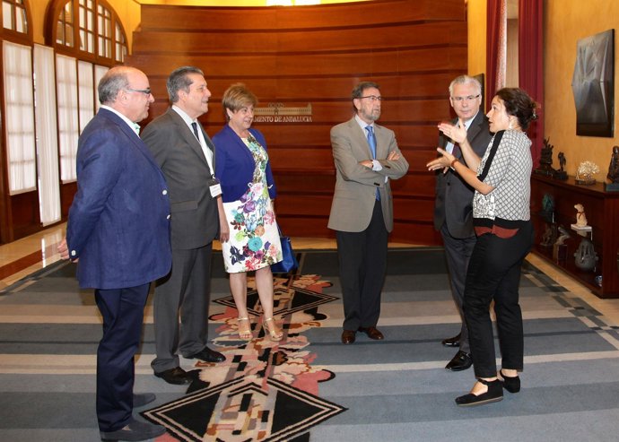 Gracia, junto con los intervinientes en las jornadas