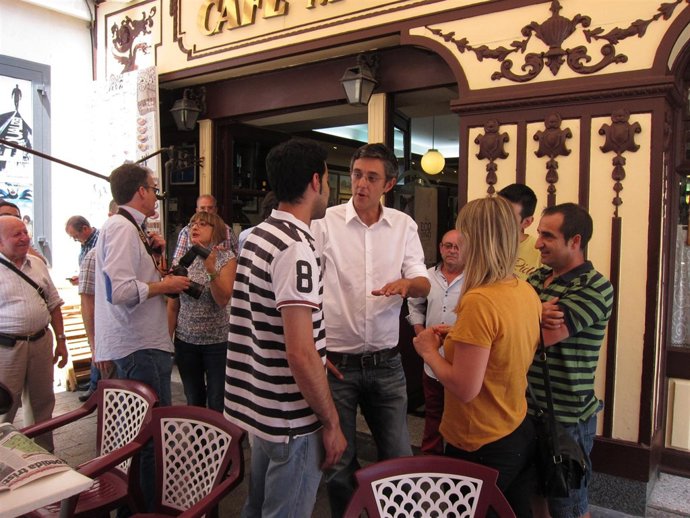 Madina habla con militantes del PSOE riojanos