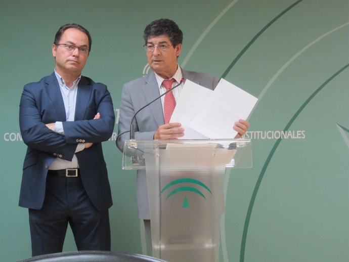 El vicepresidente de Junta, Diego Valderas, y delegado de Administración Local