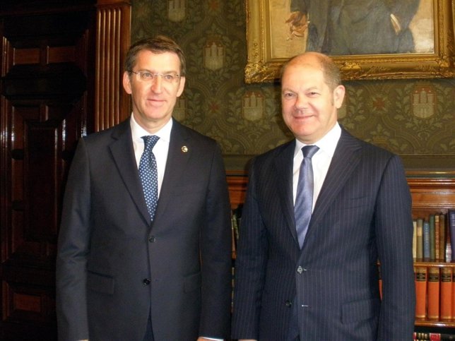 El presidente de la Xunta y el alcalde de Hamburgo en una reunión