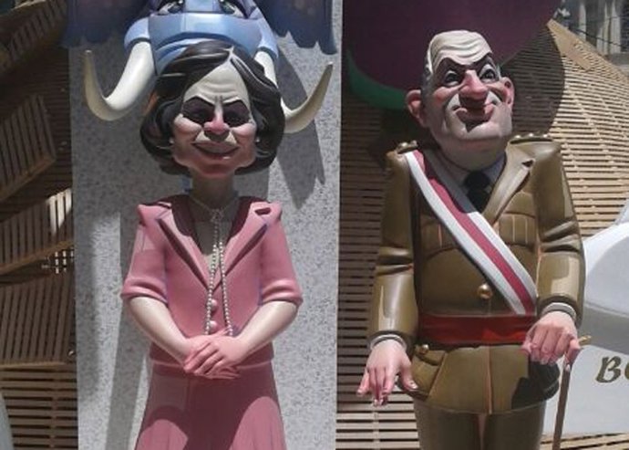 Los ninots de los Reyes noche de San Juan 