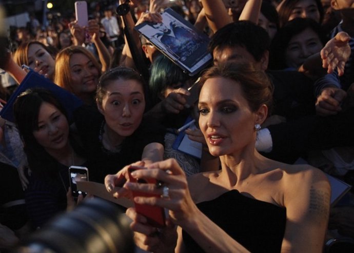 Angelina Jolie arrasa en Tokio Japón en la promoción de Maléfica