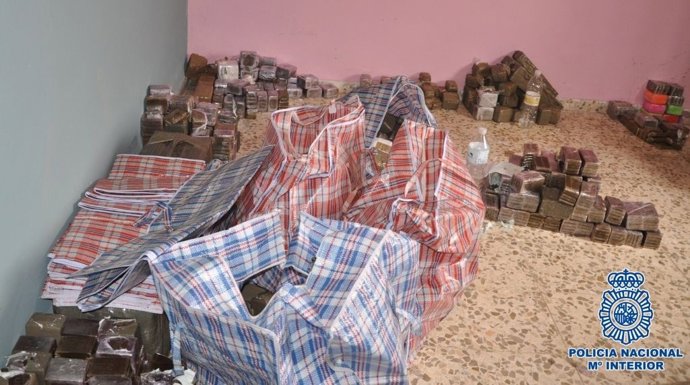 Policía desmantela dos puntos de venta de droga