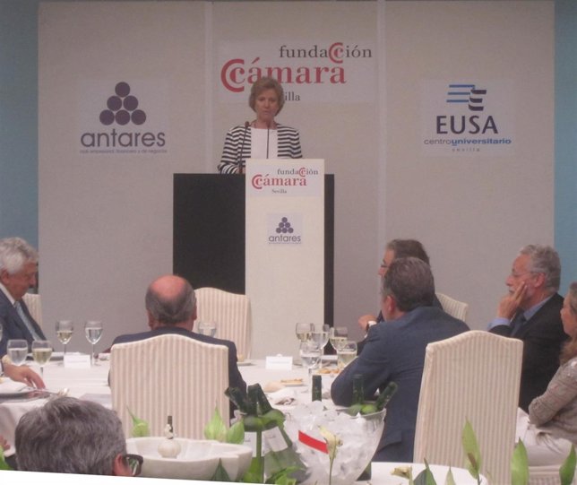 Conferencia de Soledad Becerril en Sevilla