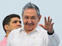 Castro anima a no dejarse "abrumar" ante los problemas de la economía