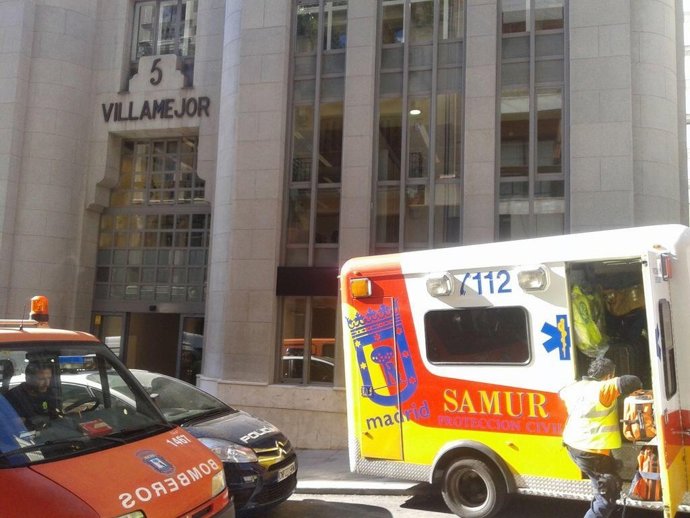 Edificio donde se localizó el sobre sospechoso