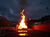 Emergencias atiende durante la noche más de un centenar de llamadas por las hogueras de San Juan