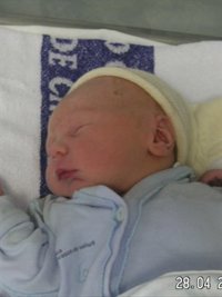 AV.- El número de nacimientos, 425.390, desciende en 2013 en España por quinto año consecutivo