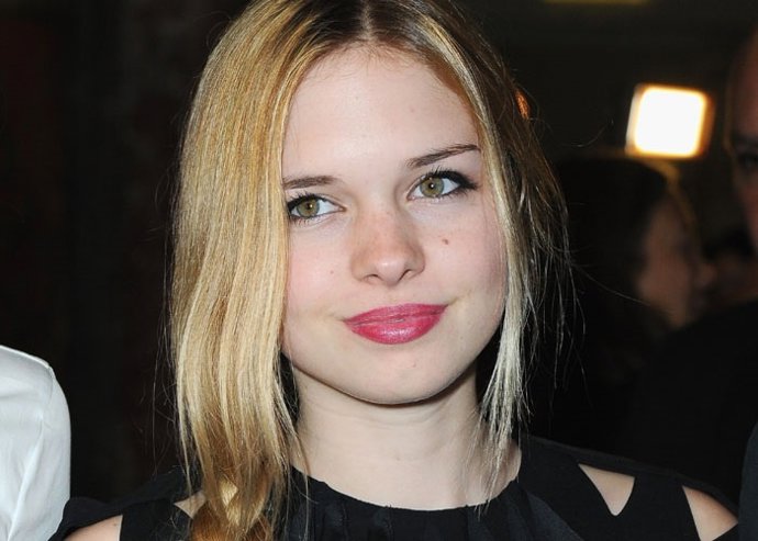 Stella del Carmen se dará a conocer en España al alcanzar su mayoría de edad