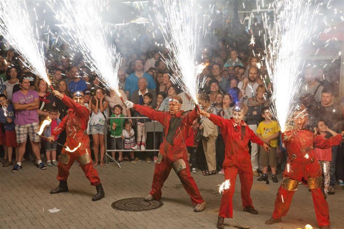 Hoguera de San Juan en Camargo 