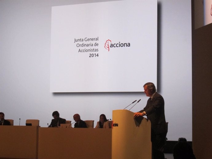 El presidente de Acciona, José Manuel Entrecanales, en la Junta de accionistas