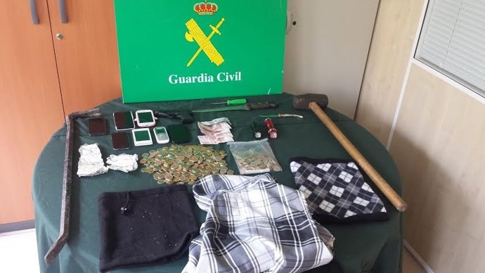 Material intervenido al grupo organizado de robo en máquinas tragaperras.