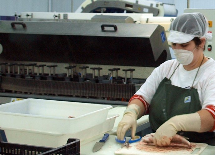 Manipulación de alimentos marinos andaluces