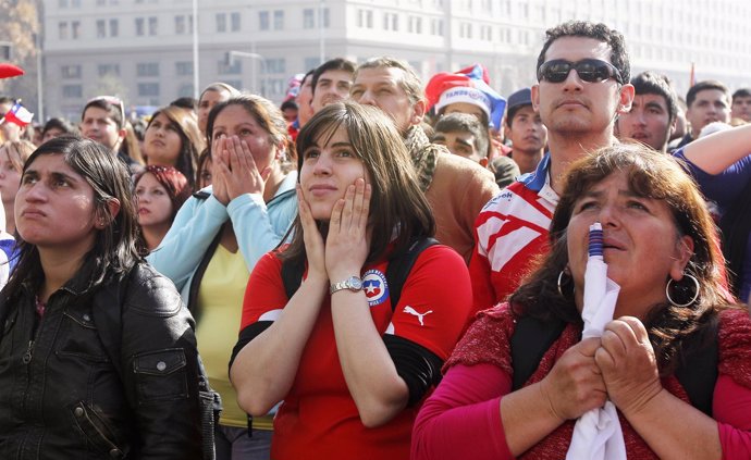 Los aficionados chilenos están espectantes al partido por octavos de final