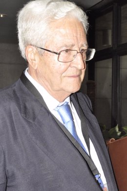  Fernando Gil, Expresidente De CAI