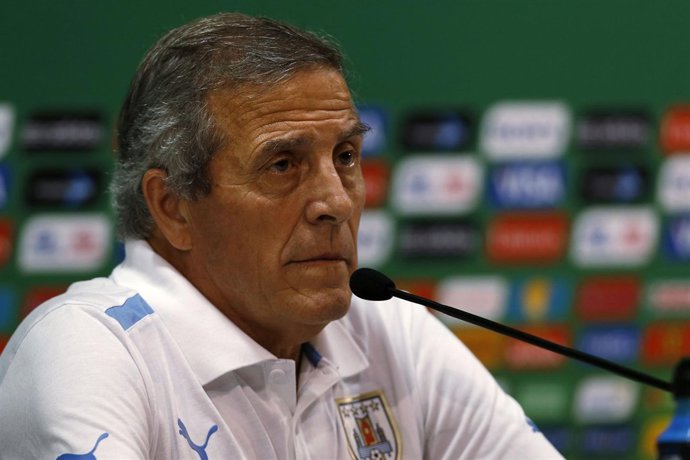El entrenador de la selección uruguaya de fútbol, Oscar Tabárez