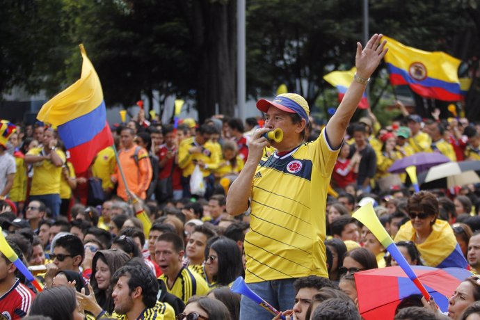 Colombianos celebran victoria de Colombia en Mundial