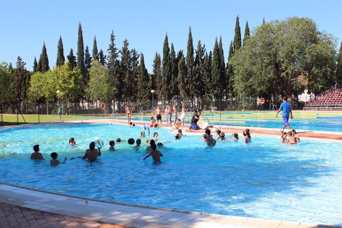 Piscina municipal Cavaleri en Mairena del Aljarafe