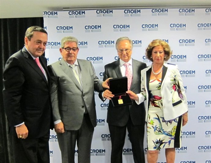  José Fuertes, Tomás Fuertes, Juana Fuertes; junto a José María Albarracín