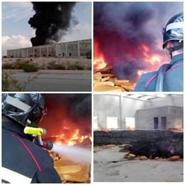 Imágenes del incendio publicadas por los Bomberos en su perfil de Twitter.