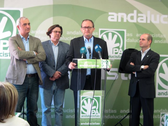 Antonio Jesús Ruiz, Javier Checa y Óscar Pérez, del PA, en Málaga