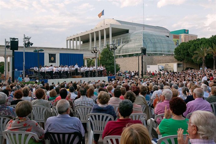 La Banda Municipal en los jardines