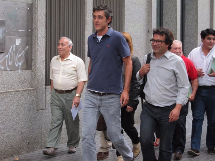 Madina camina junto al socialista cordobés Joaquín Dobladez