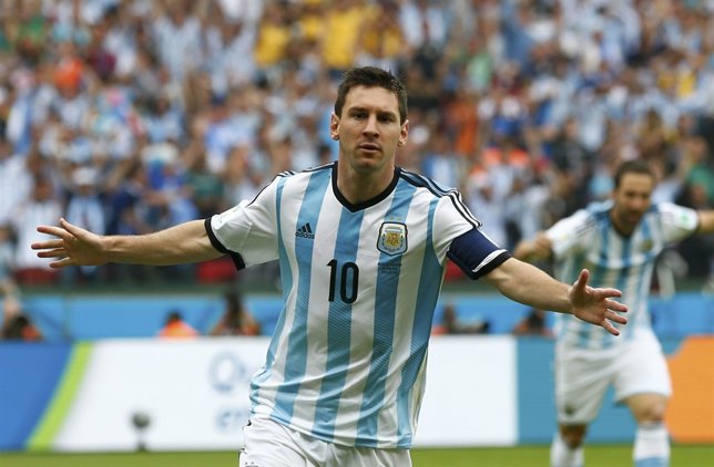 Leo Messi celebra un gol ante Nigeria