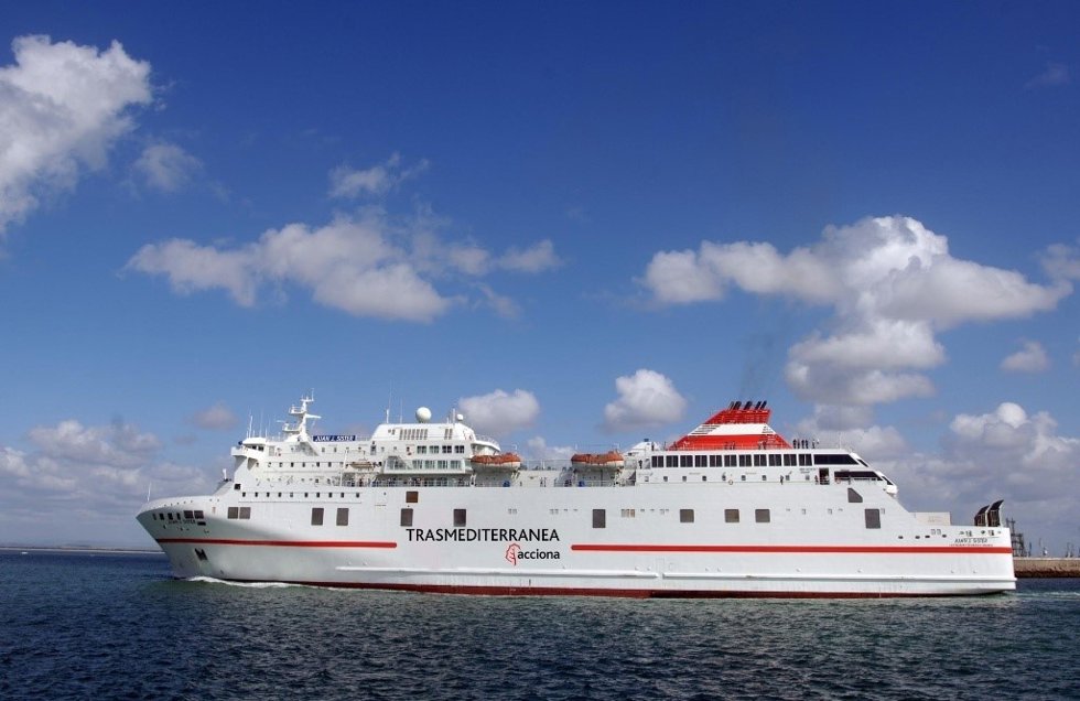 Nota De Prensa Y Foto. Trasmediterranea Oferta Diariamente Hasta 25.000 Plazas D