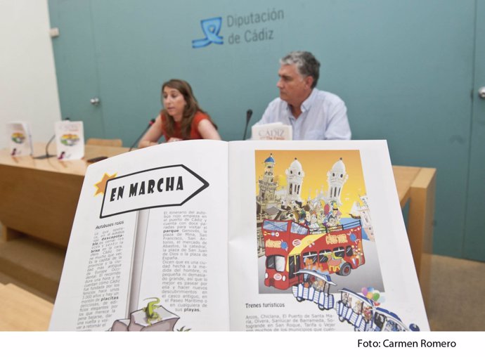 Guía de turismo familiar editada por Diputación, durante su presentación