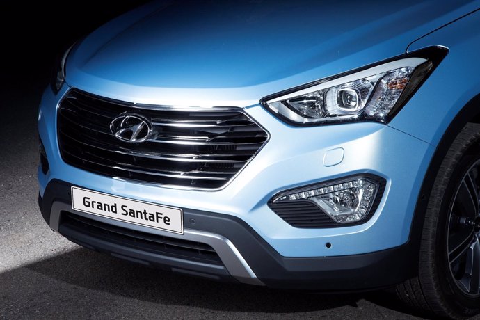 Logotipo de Hyundai en el Grand Santa Fe 