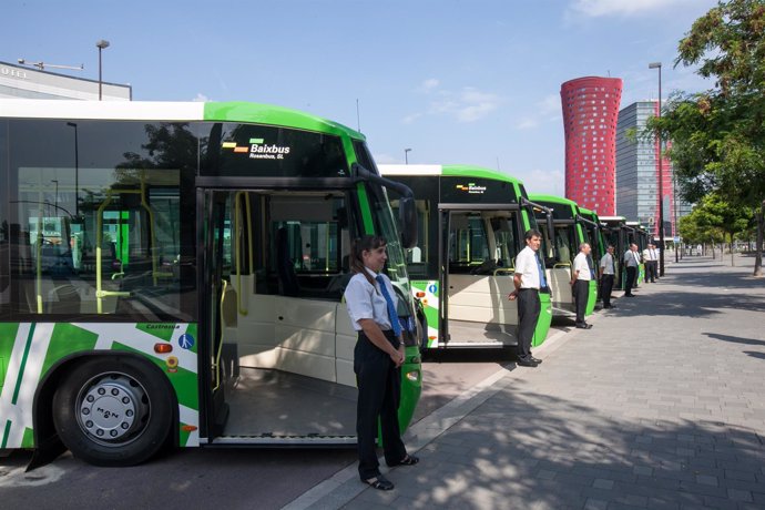 El Área Metropolitana incorpora ocho nuevos autobuses en las líneas de L’Hospita