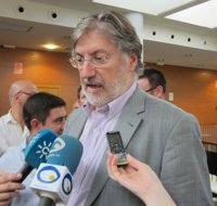 Pérez Tapias, seguro de alcanzar los avales aunque "las condiciones de partida de los candidatos son diferentes"