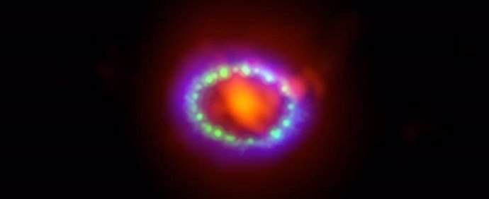 Supernova fábrica de polvo cósmico