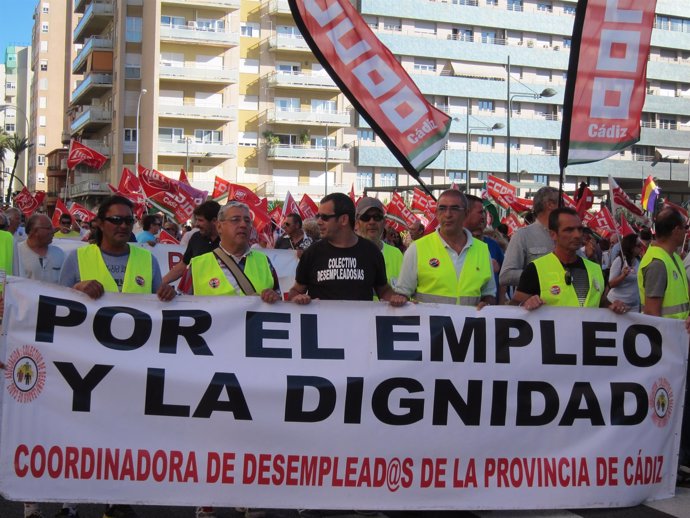 La manifestación 'Cádiz Empleo ¡YA!' a su comienzo