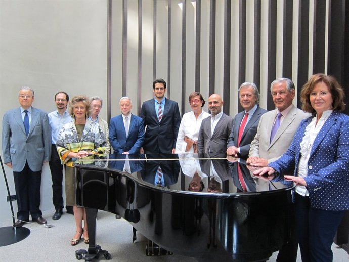 Foto de familia de la candidatura de Mariona Carulla