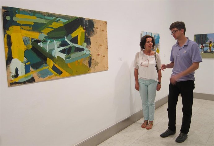 Guillermo Lechón explica su obra a Mercedes Cantalapiedra