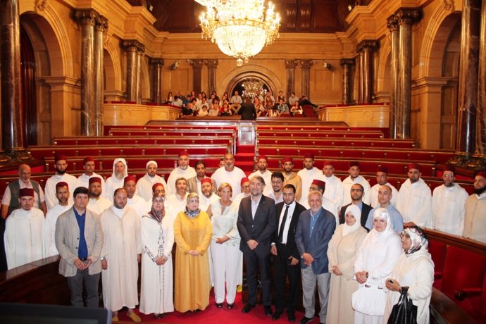 Una delegación de imanes de Marruecos visita el Parlament