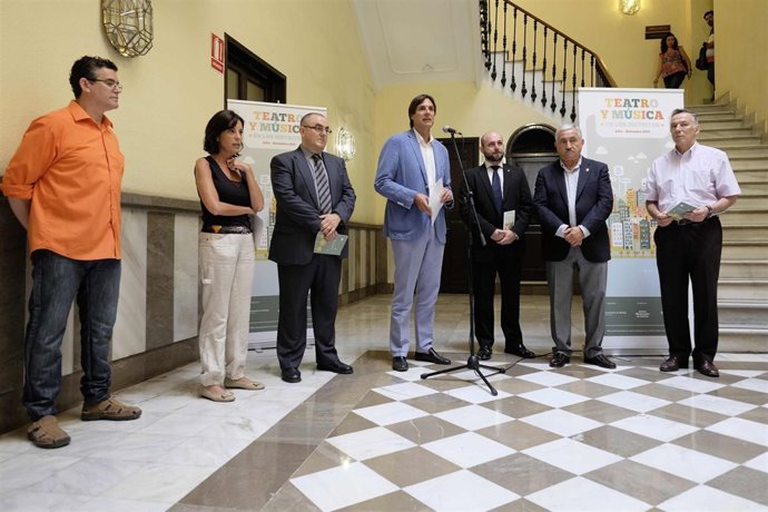 Caneda presenta la tercera edición de teatro y música en los distritos