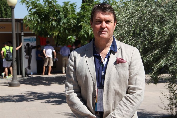 El profesor Robert Newton